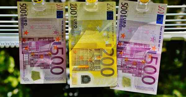 智能机器人替代工人