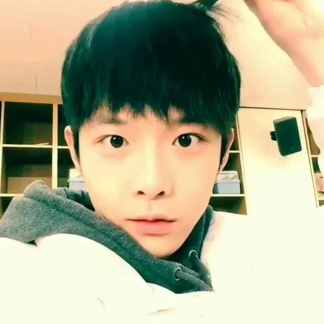 阙豪萍怡