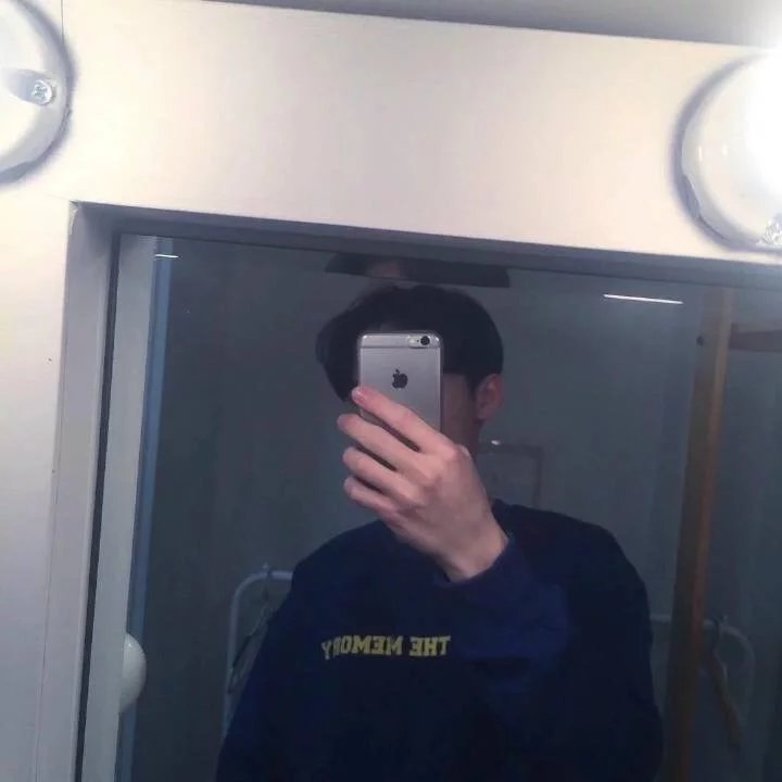 施钧中宇