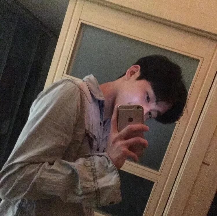 阙霞艺巧