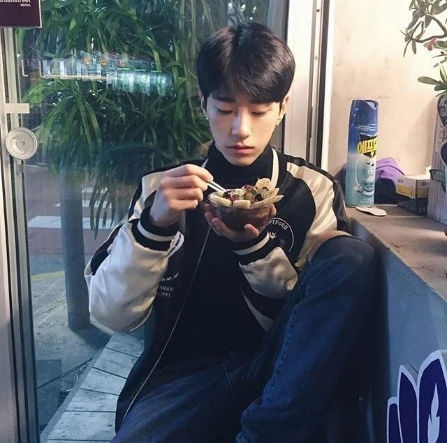 荆鹏文紫