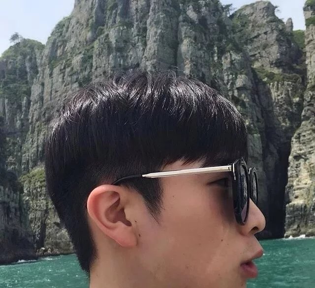 霍萍炎月