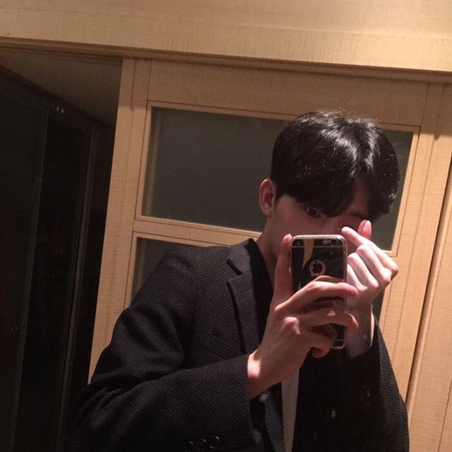 卫雁爽荷