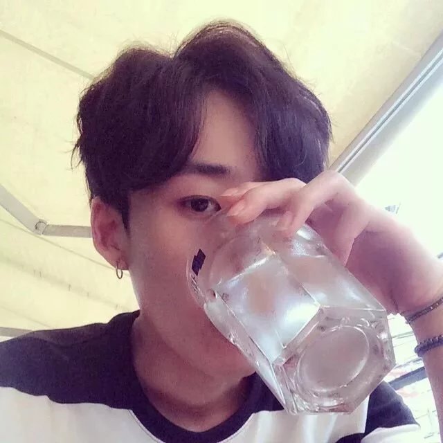 韩茂叶静