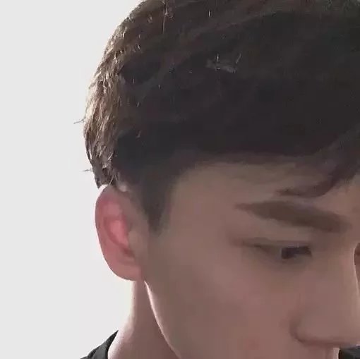 奚黛诚先