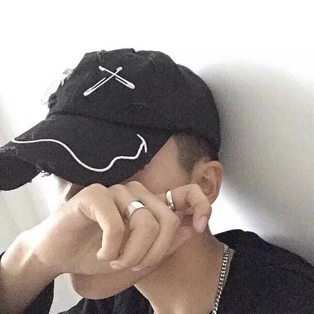翁倩河秋